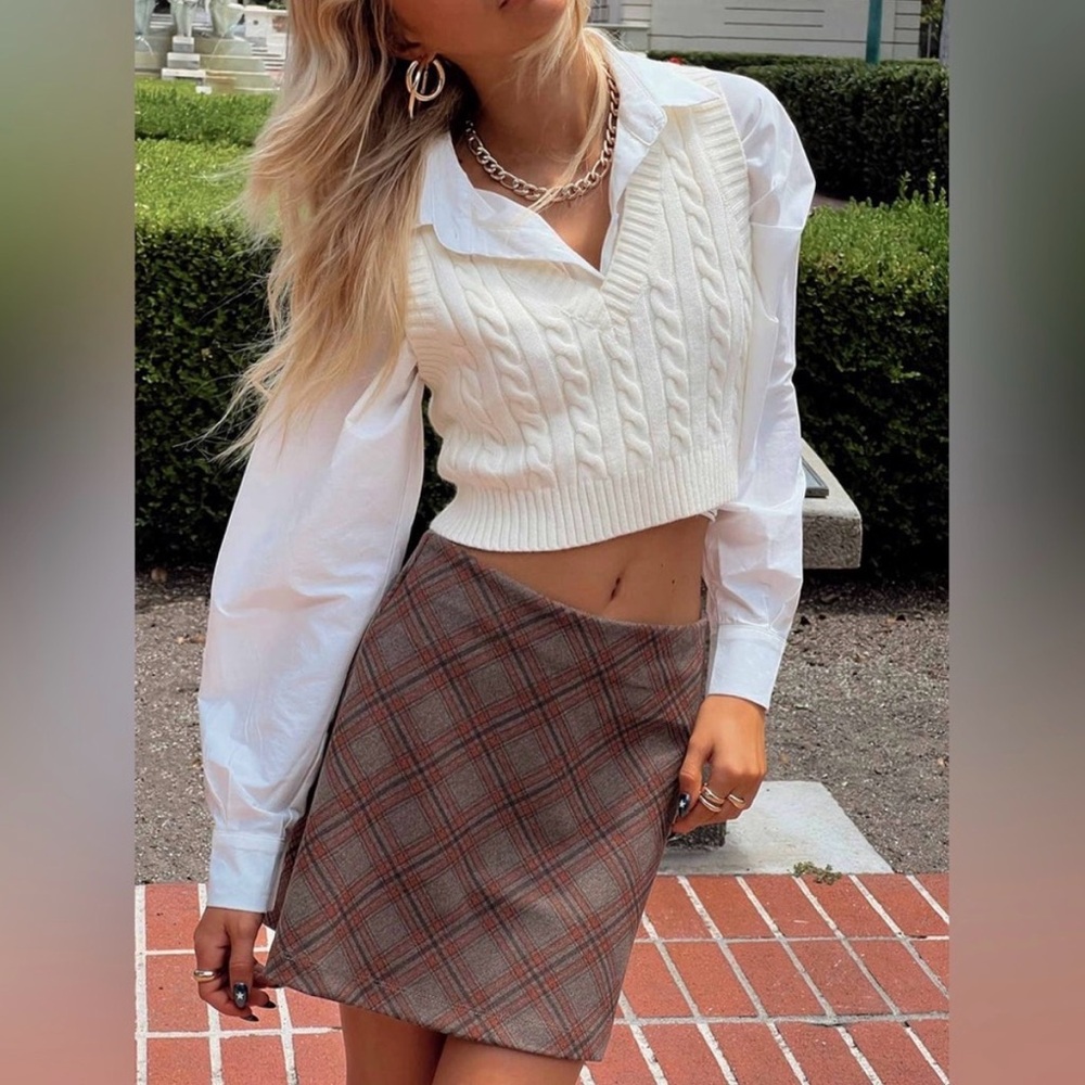 Princess Polly Sydney Cropped Sweater Vest Cream XS